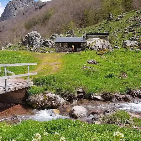 Appartamento 2 Bedroom Lovely In
